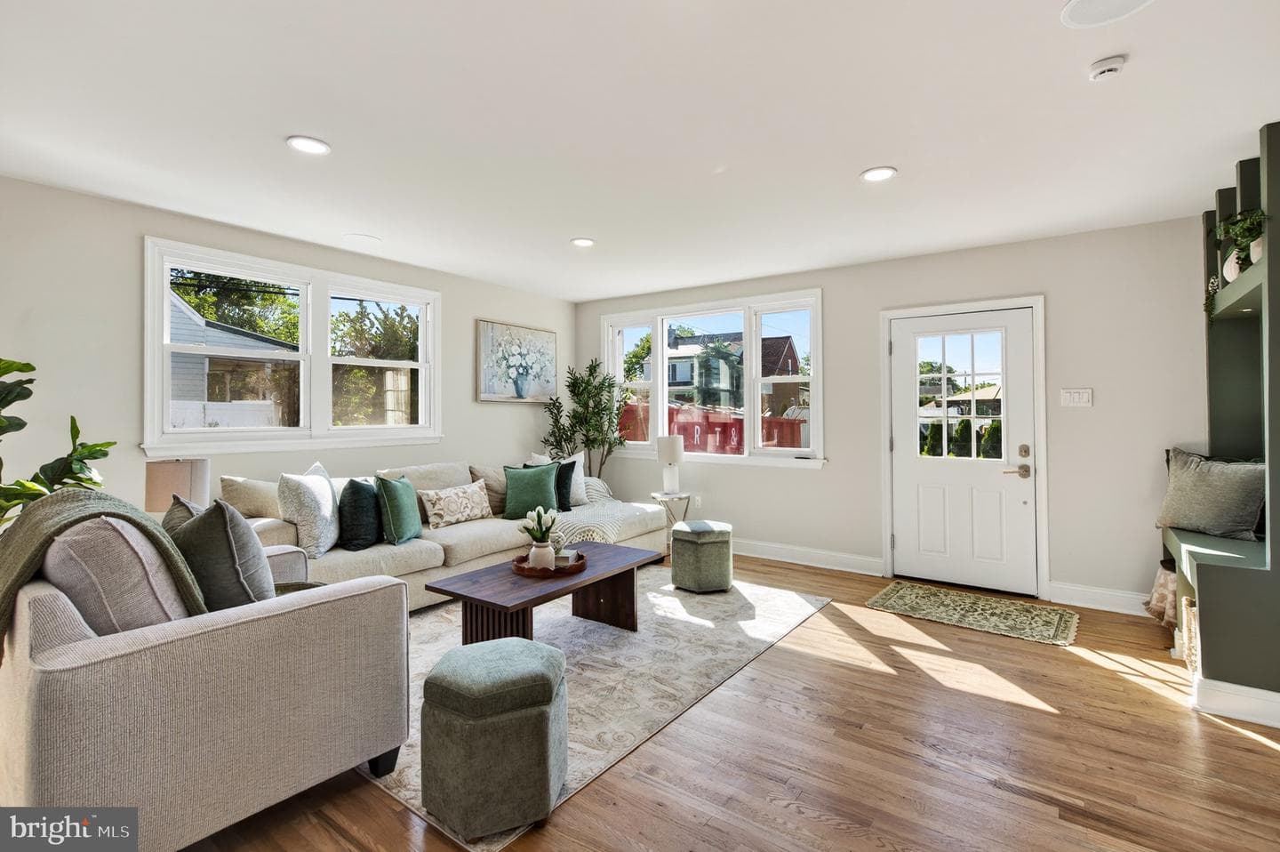 542 Stanbridge Road photo 16