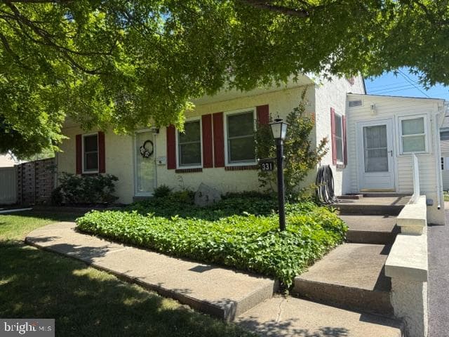 331 E Woodlyn Circle, Woodlyn