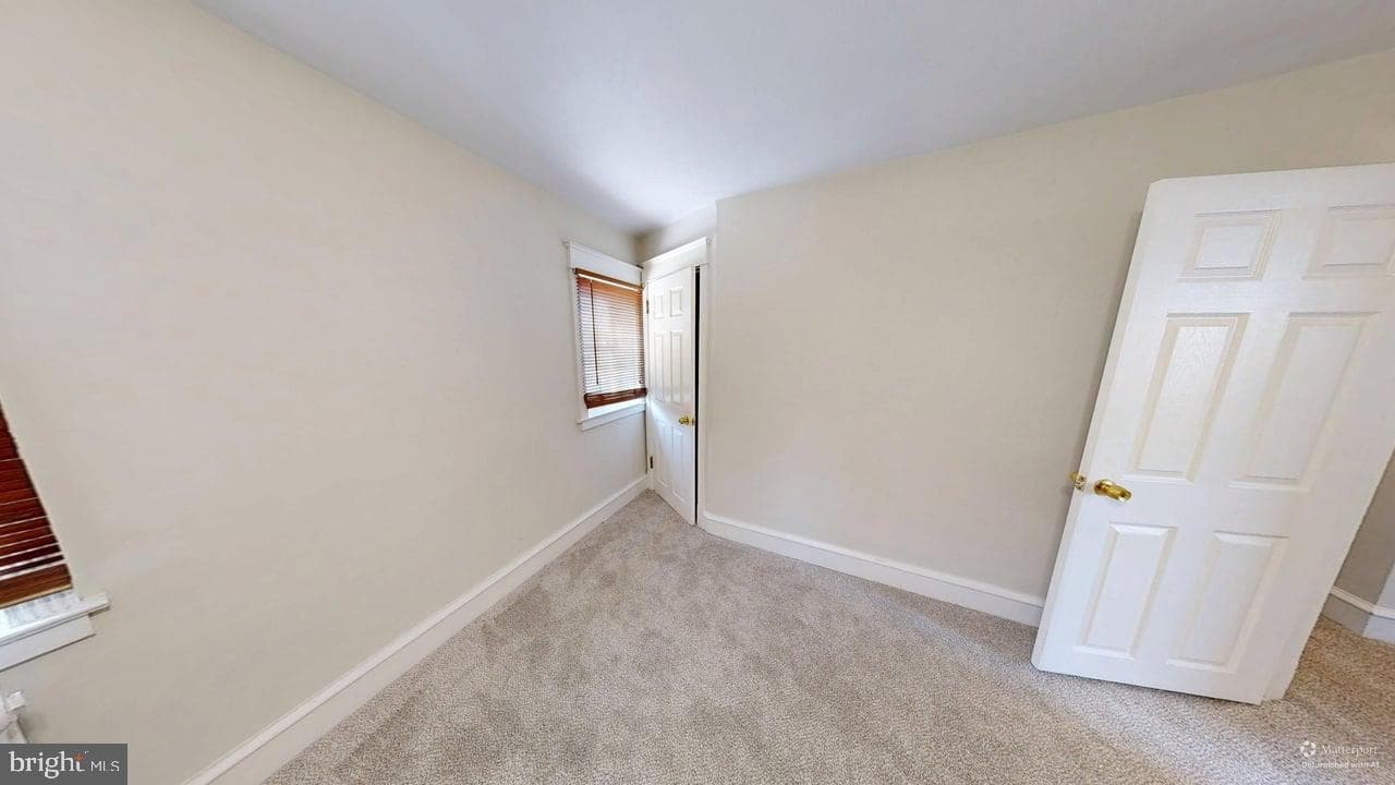 6956 Aberdeen Road photo 22