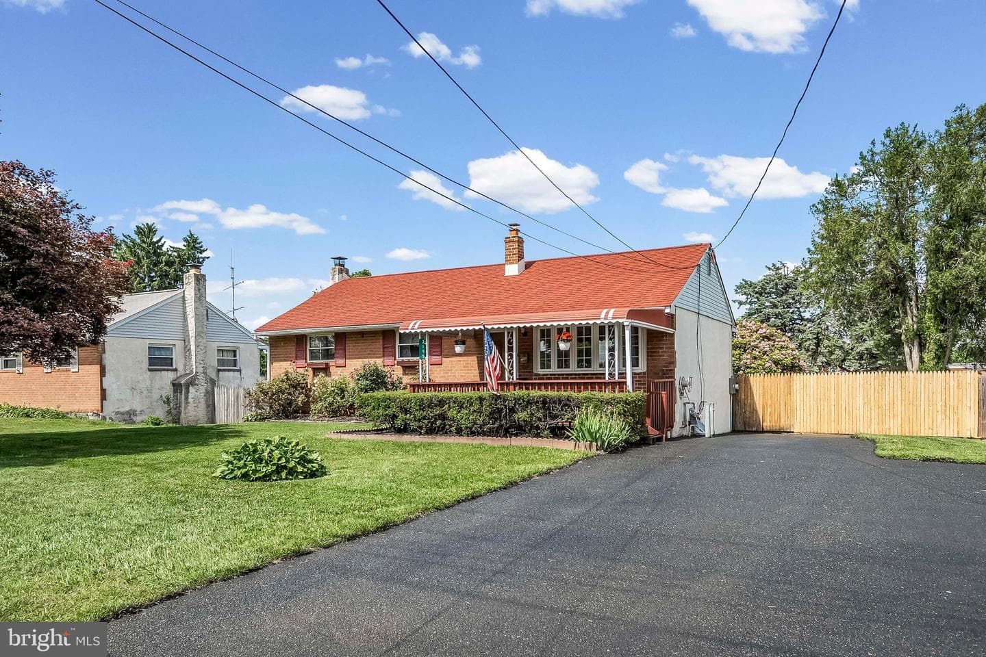 3195 Richard Road photo 2