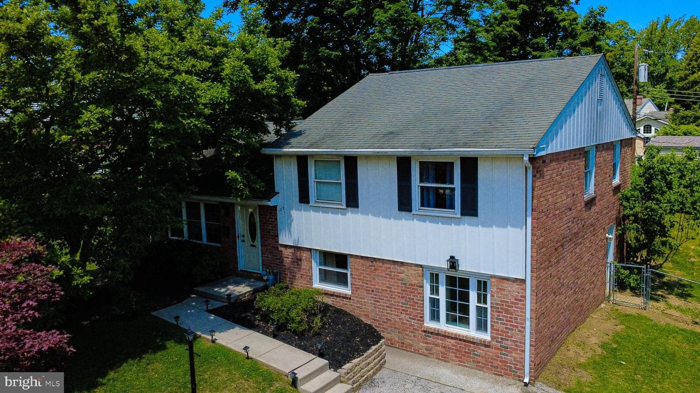 125 W Thomson Avenue photo 2