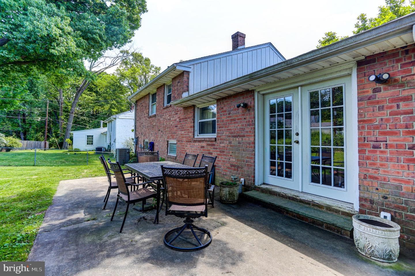 125 W Thomson Avenue photo 8