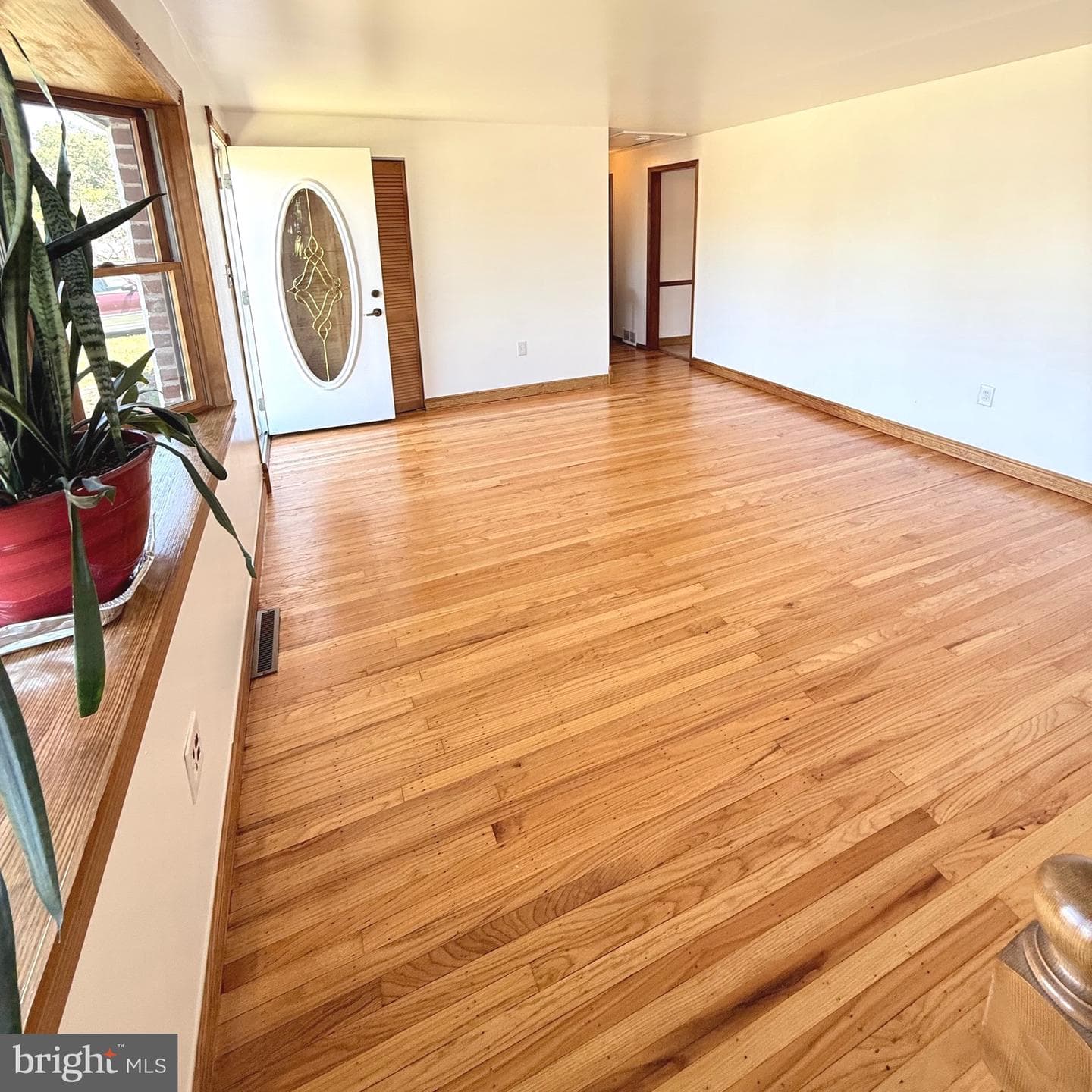 2121 N Lee Lane photo 5