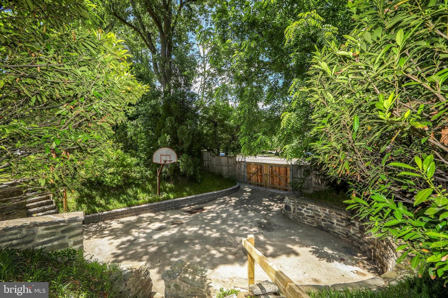 15 Crest Lane photo 58