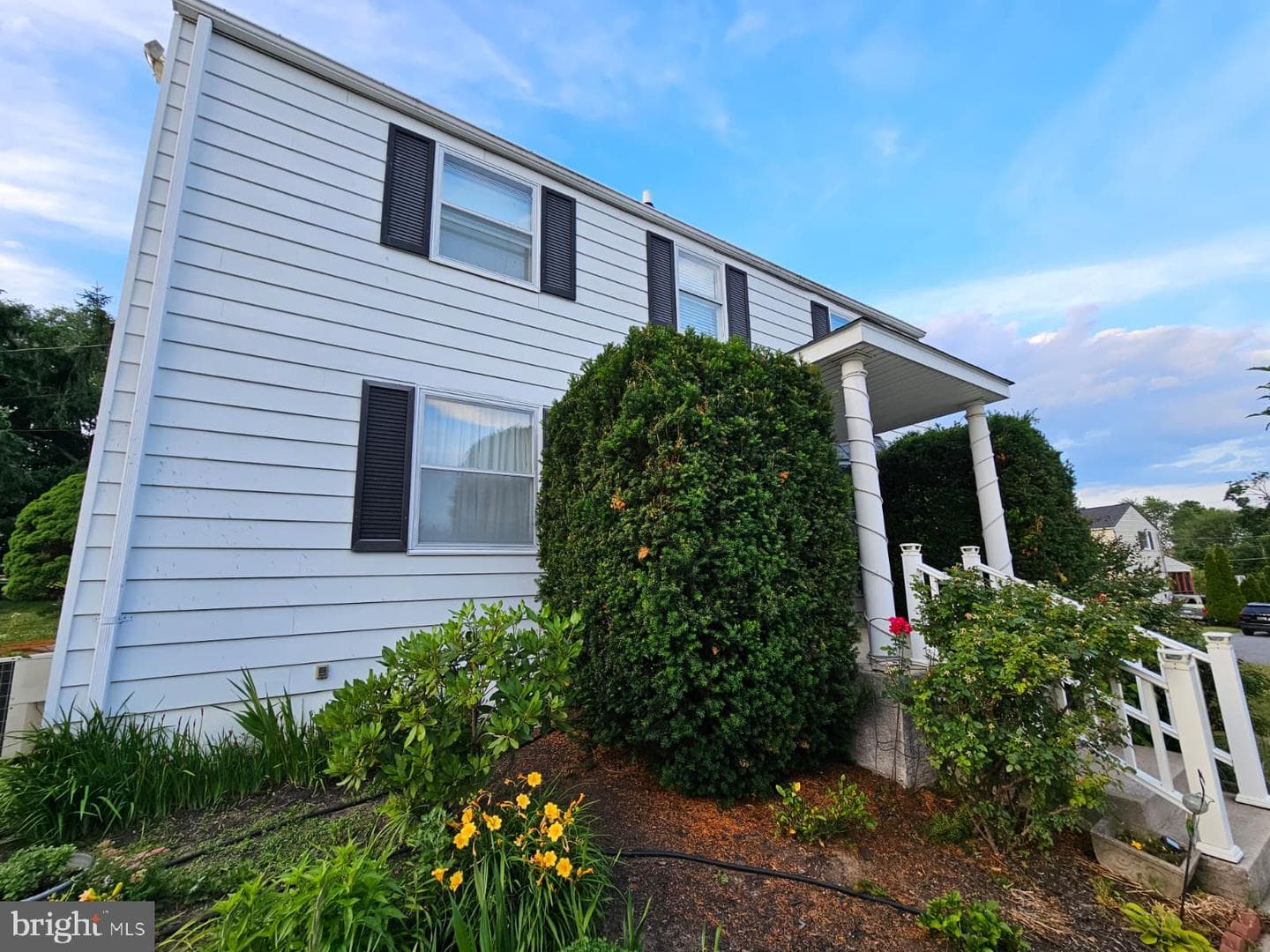105 Scheivert Avenue photo 4