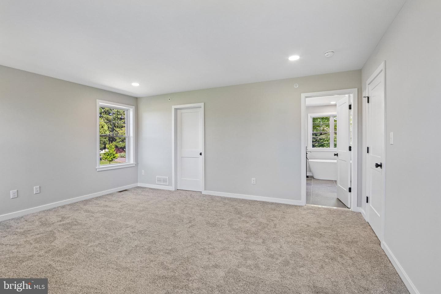 218 4th Avenue photo 28