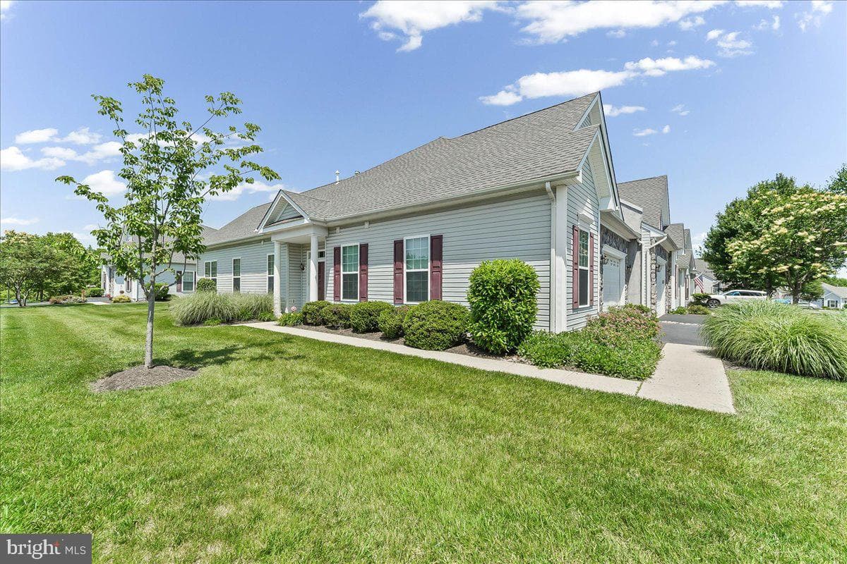 1636 Boxwood Road photo 2
