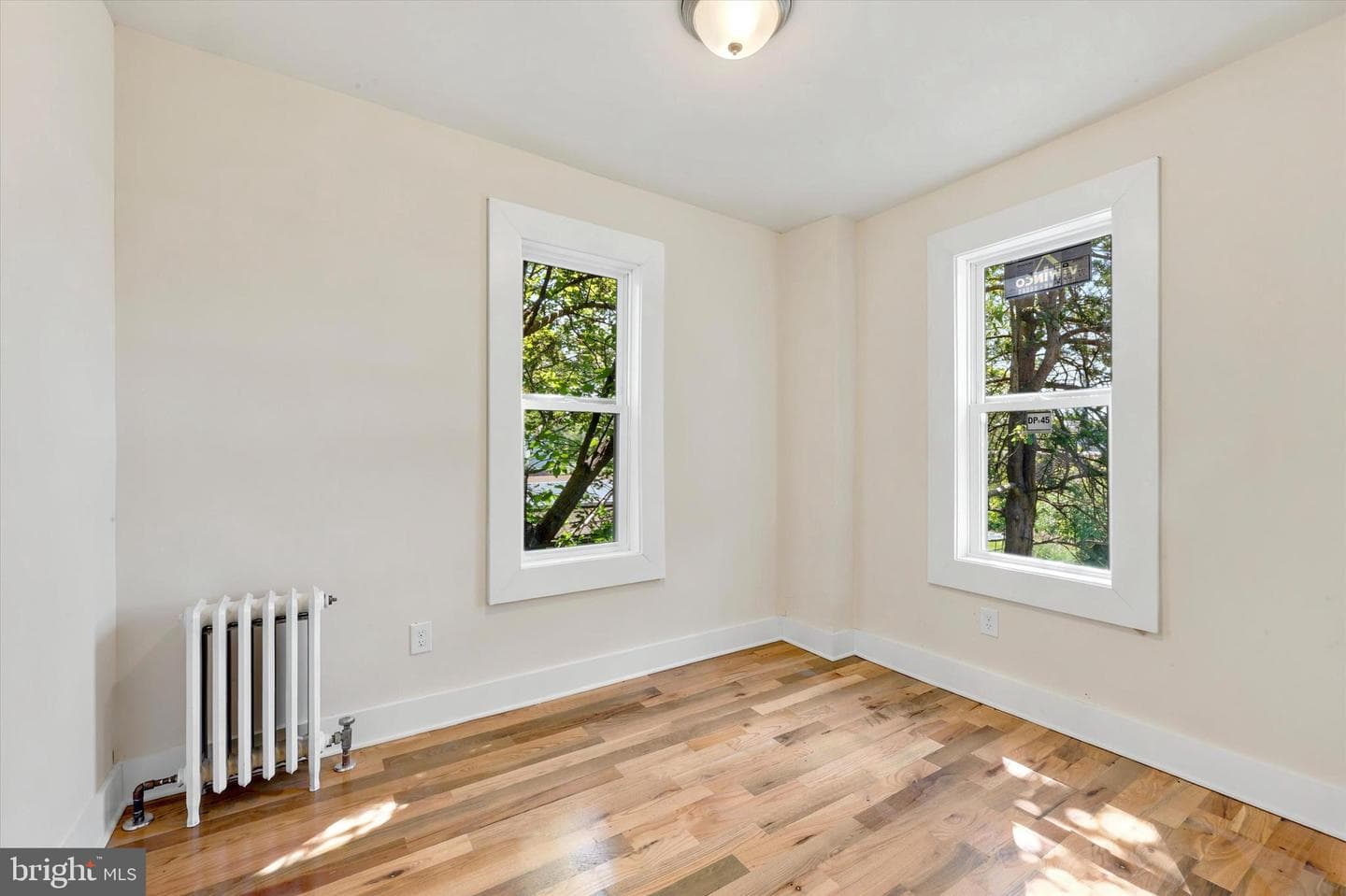 264 Maple Avenue photo 13