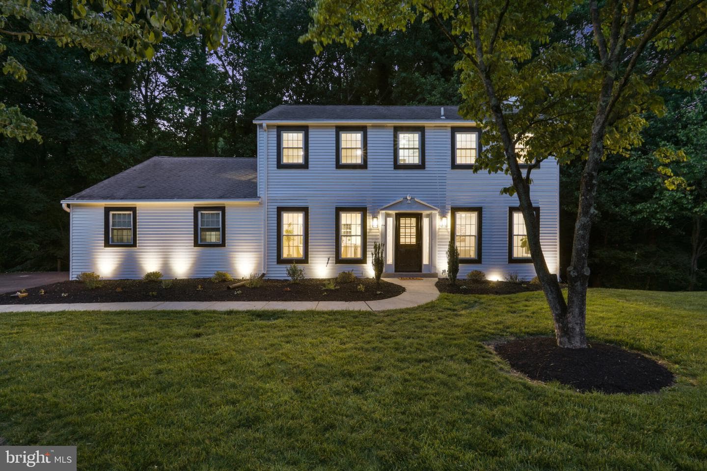 688 Meadowbrook Lane photo 4