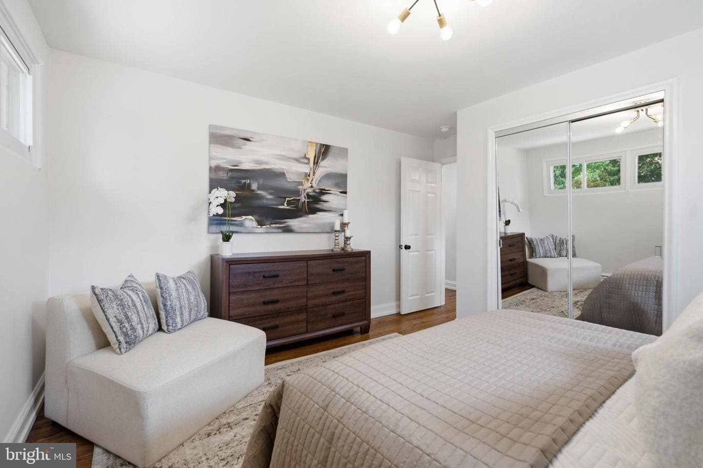 30 Meadowbrook Lane photo 13