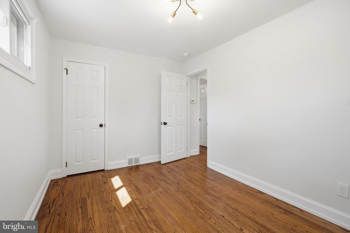 30 Meadowbrook Lane photo 16