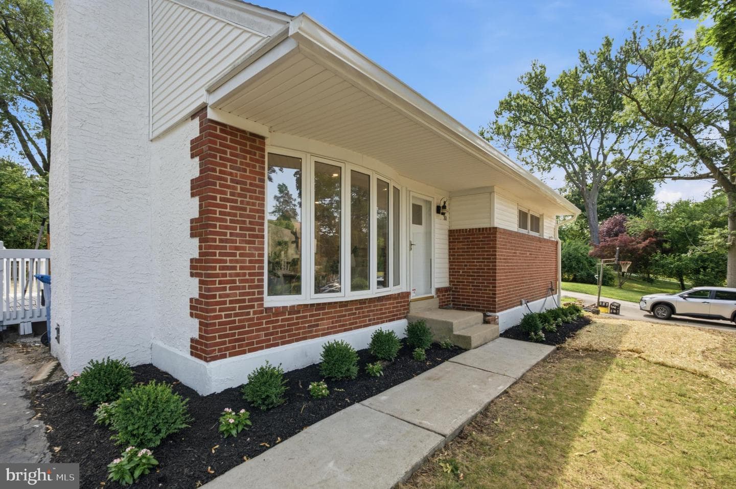 30 Meadowbrook Lane photo 3