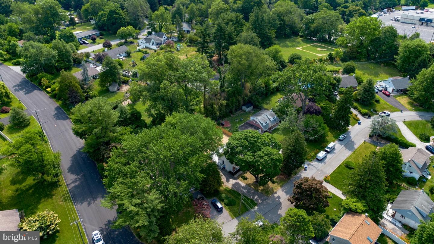 30 Meadowbrook Lane photo 35
