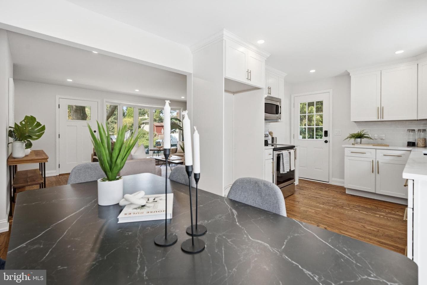 30 Meadowbrook Lane photo 9