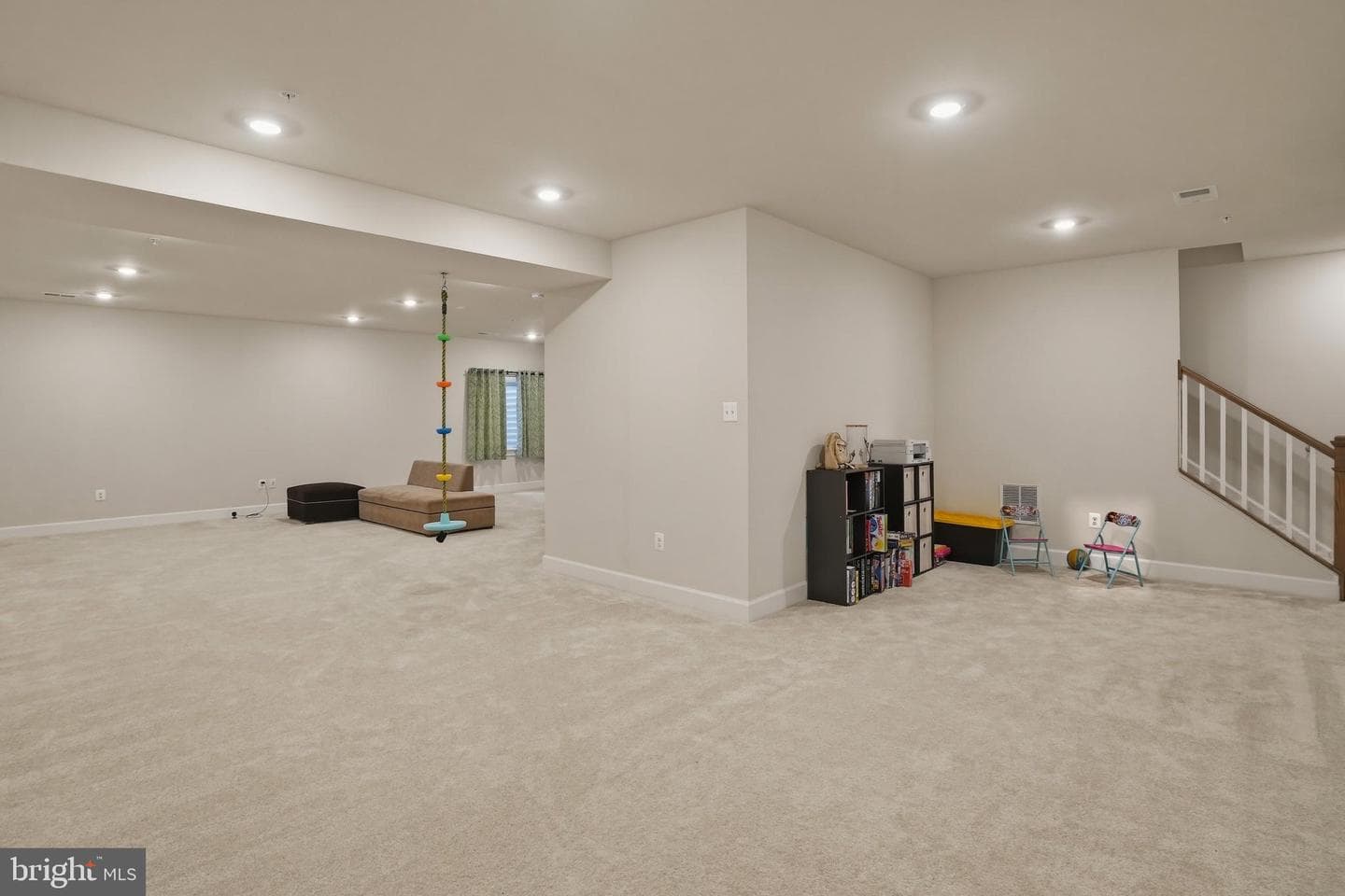 411 W Ponds Edge Drive photo 27