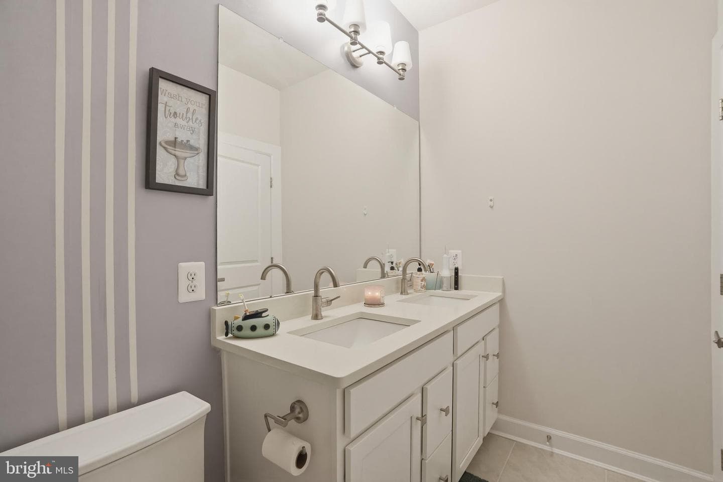 411 W Ponds Edge Drive photo 36