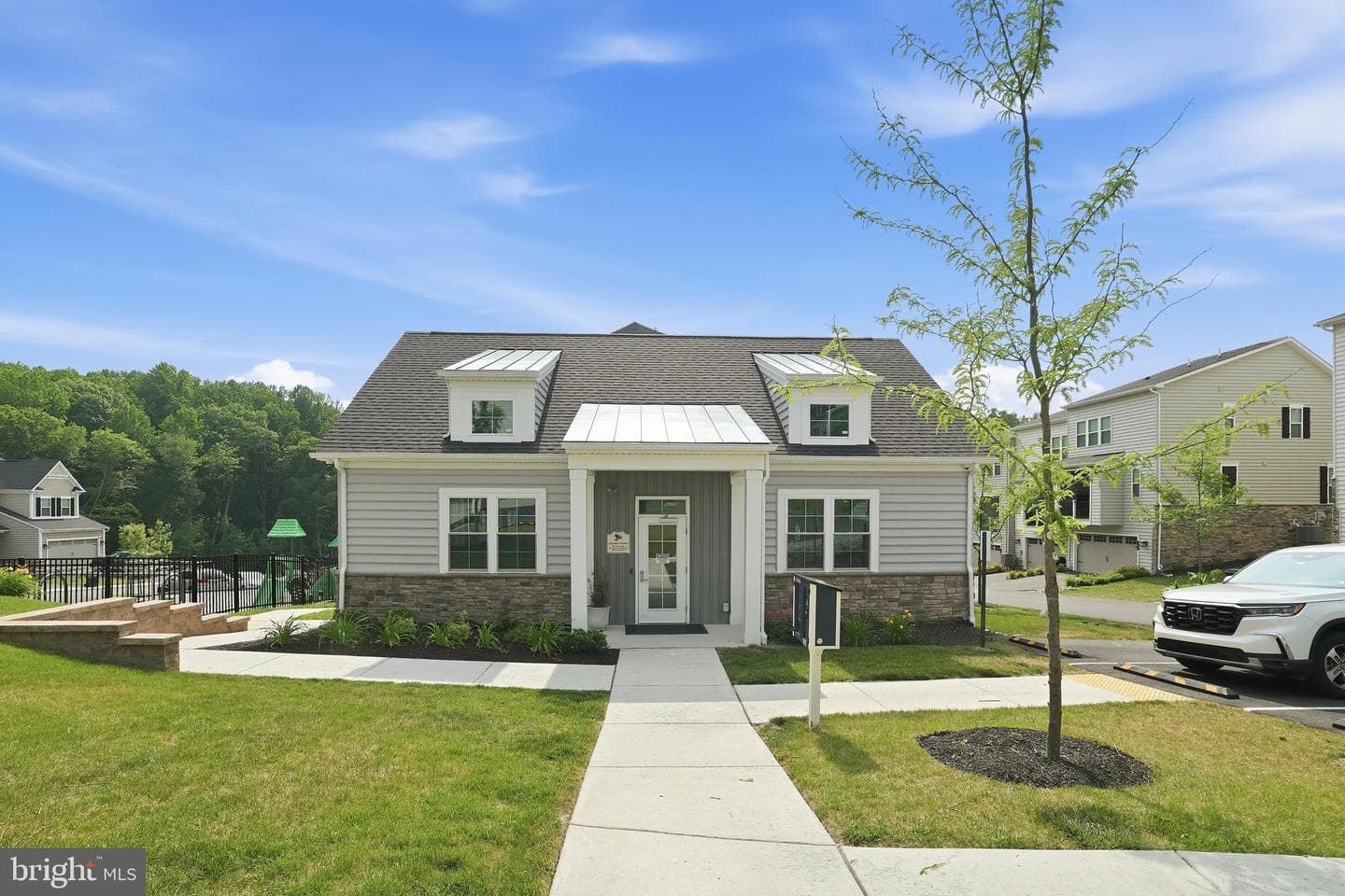 411 W Ponds Edge Drive photo 40