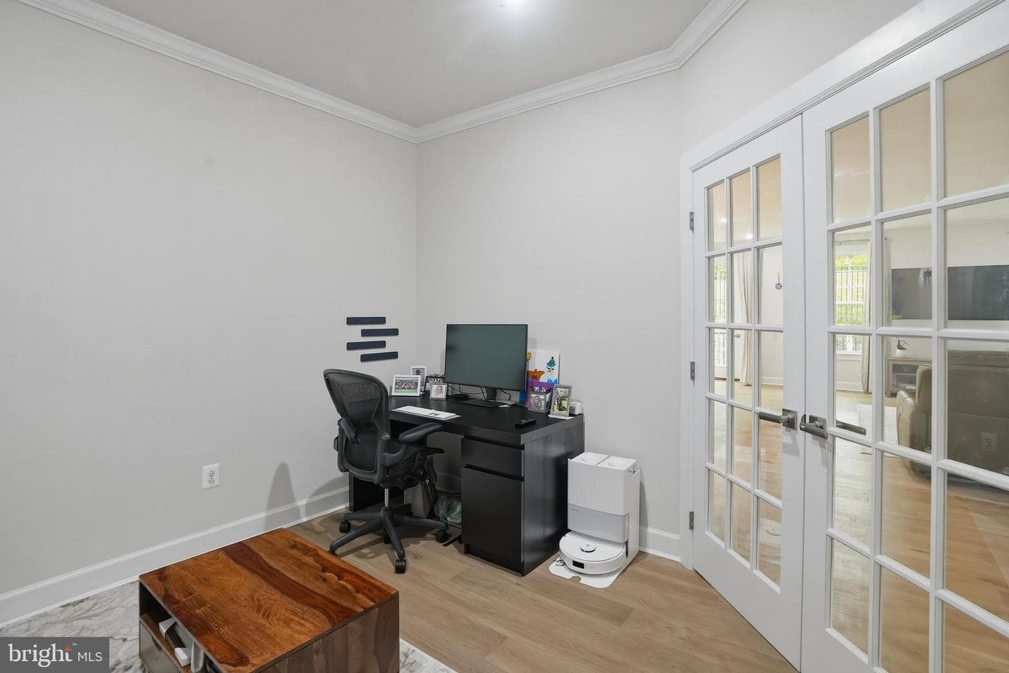 411 W Ponds Edge Drive photo 5