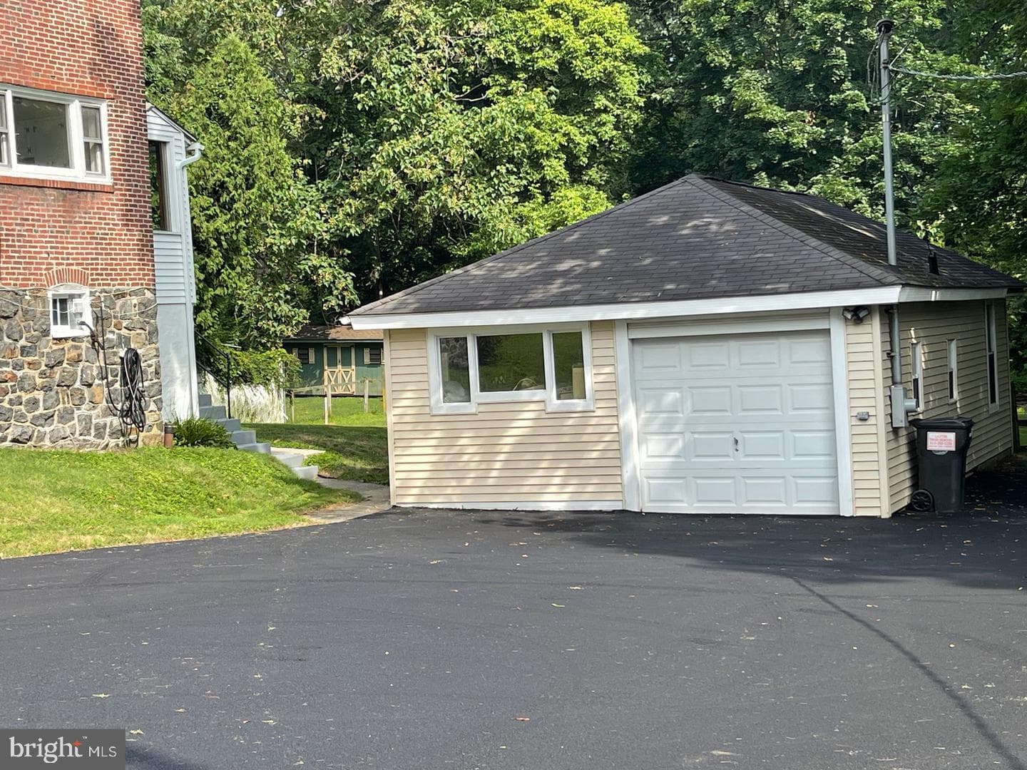 692 Lenni Road photo 24