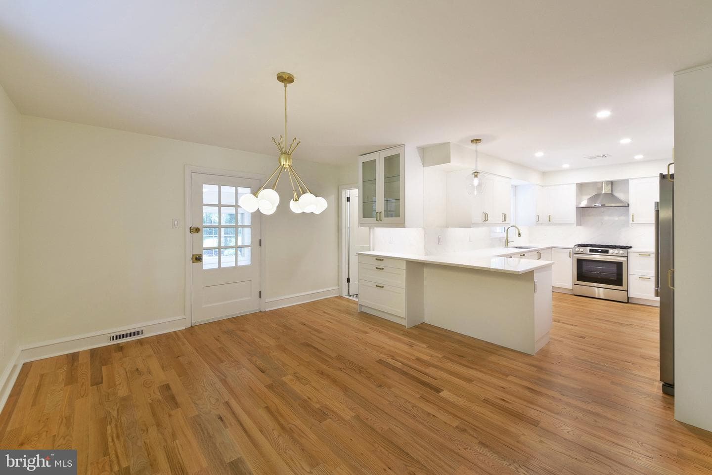 629 University Place photo 11