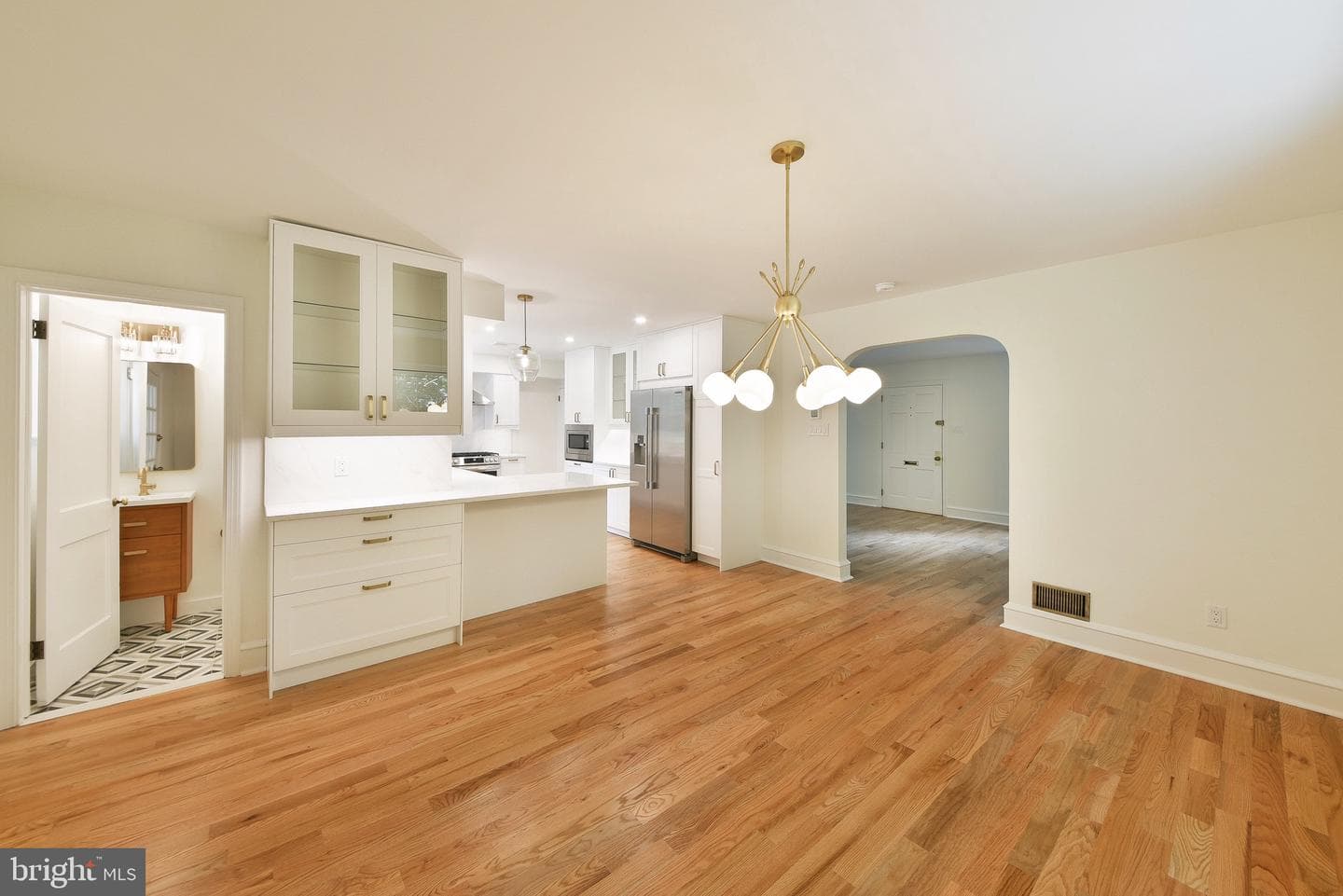 629 University Place photo 12