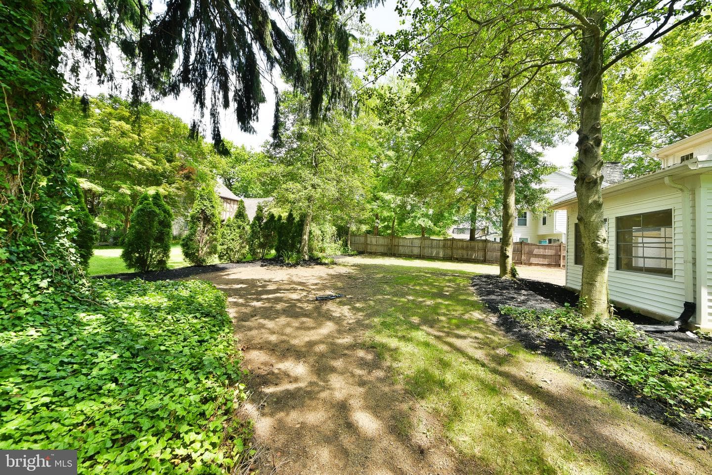 629 University Place photo 36