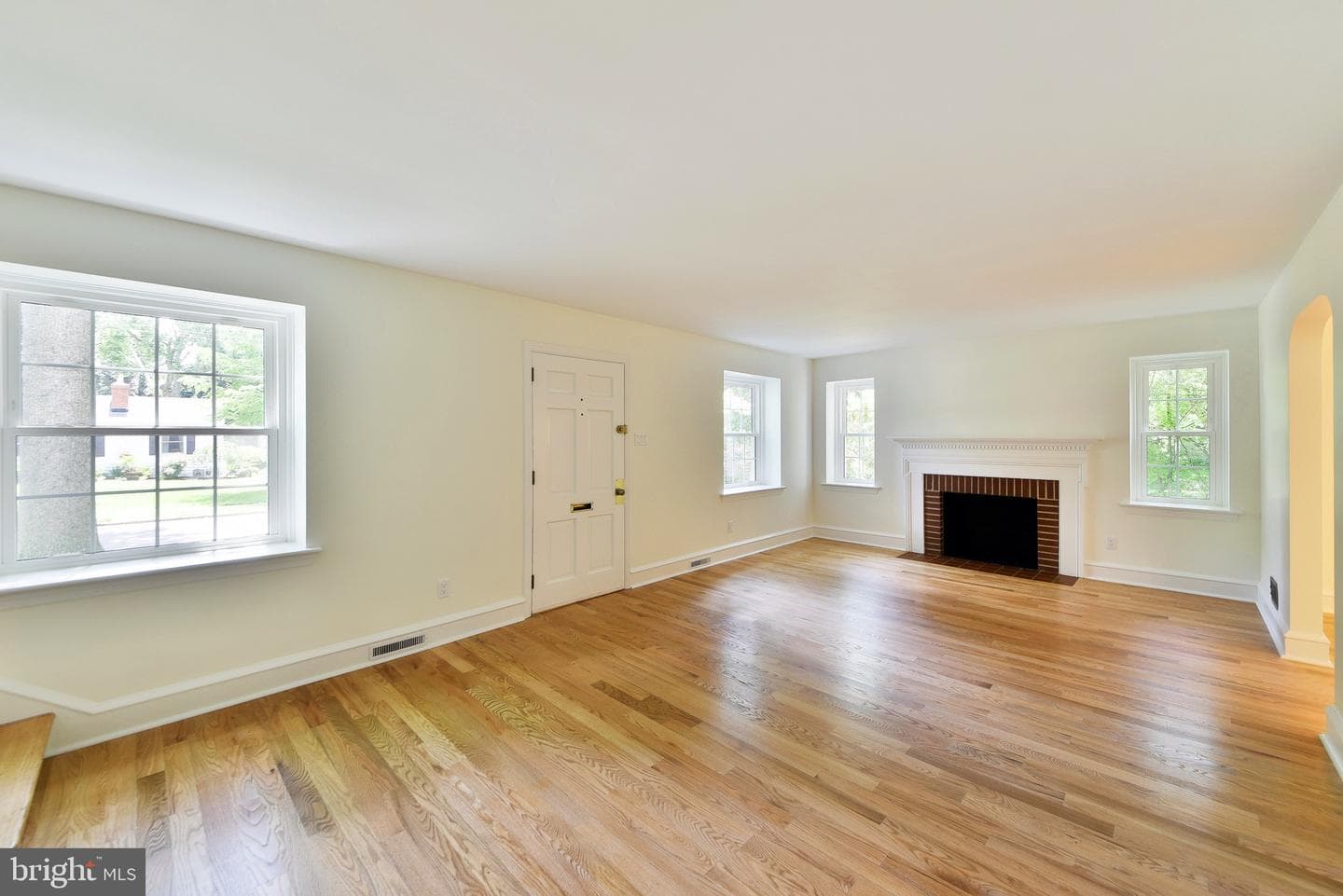 629 University Place photo 8