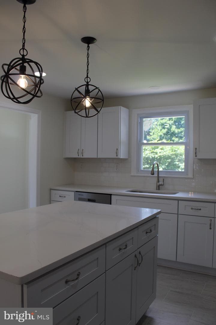 412 Roberta Avenue photo 10