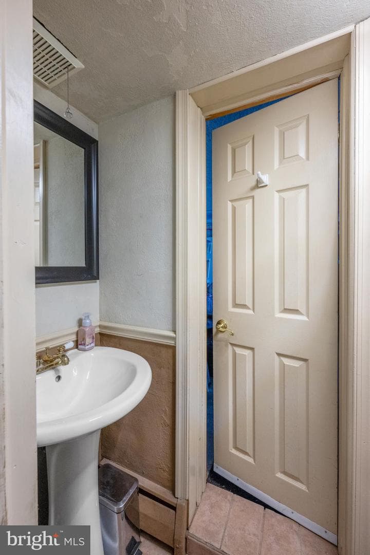260 Avon Road photo 14