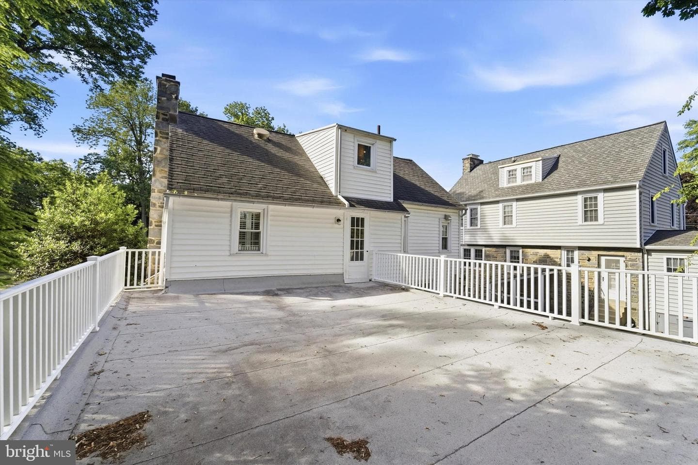 570 Strathmore Road photo 28