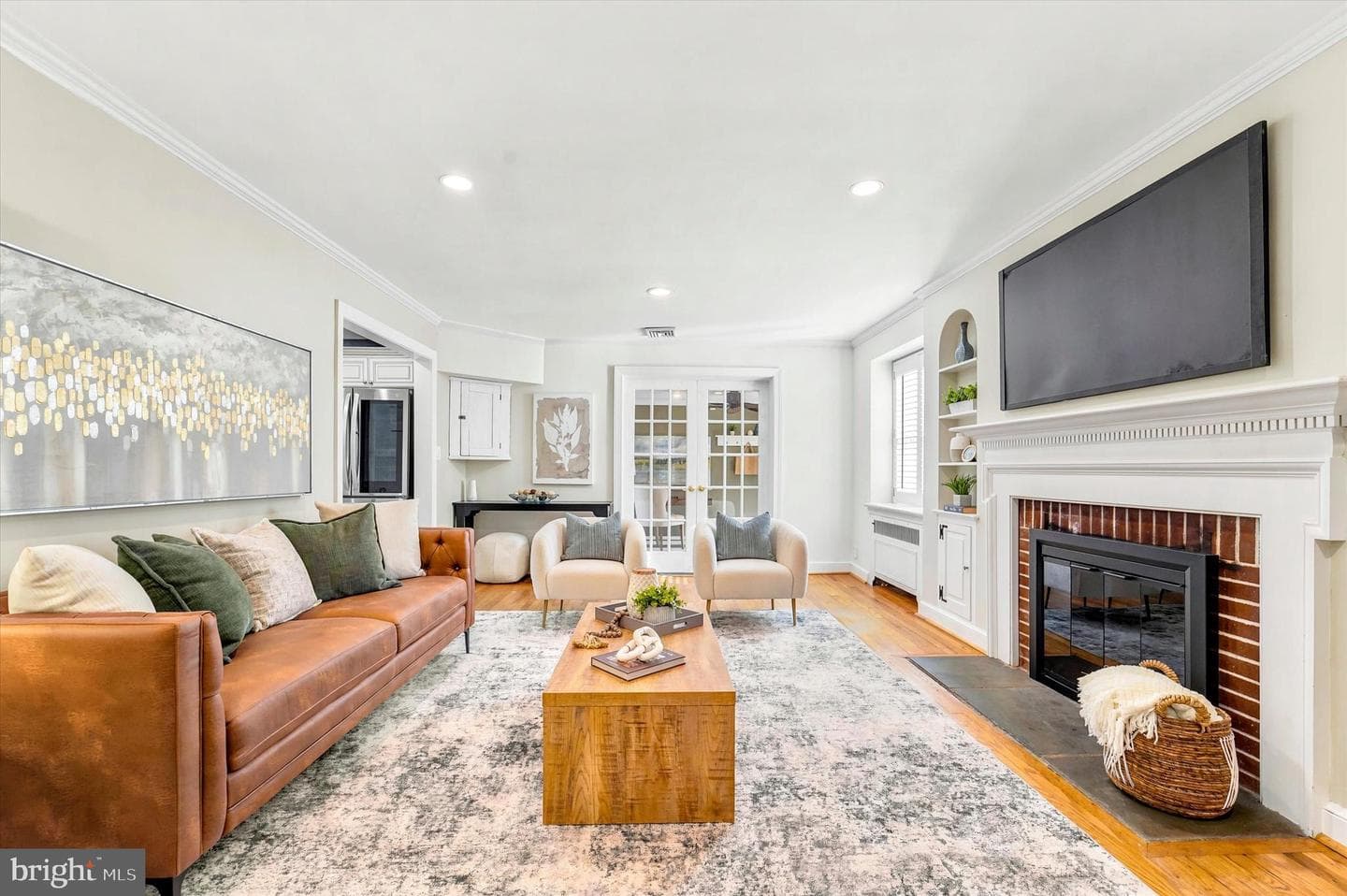 570 Strathmore Road photo 3