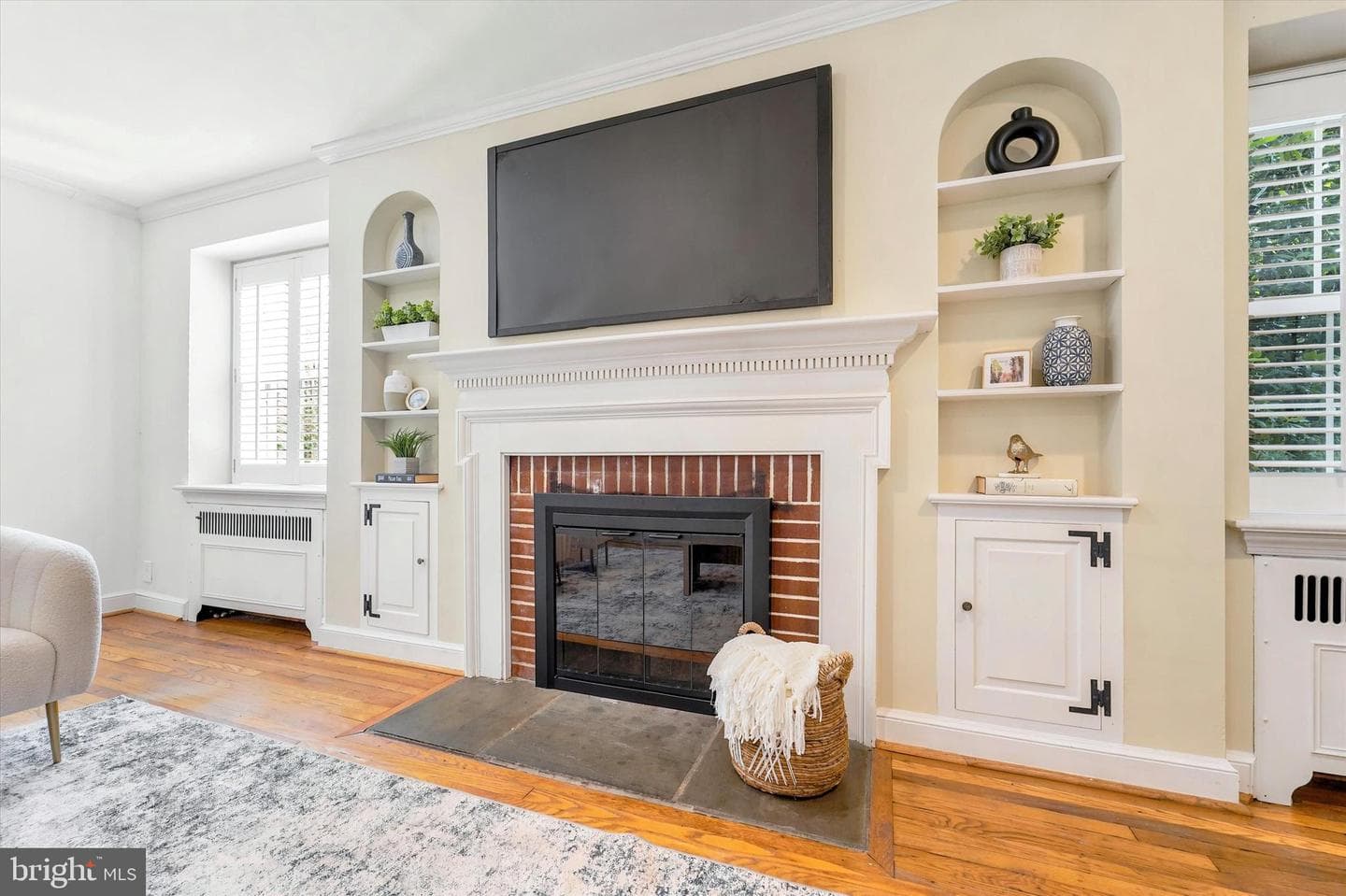 570 Strathmore Road photo 4