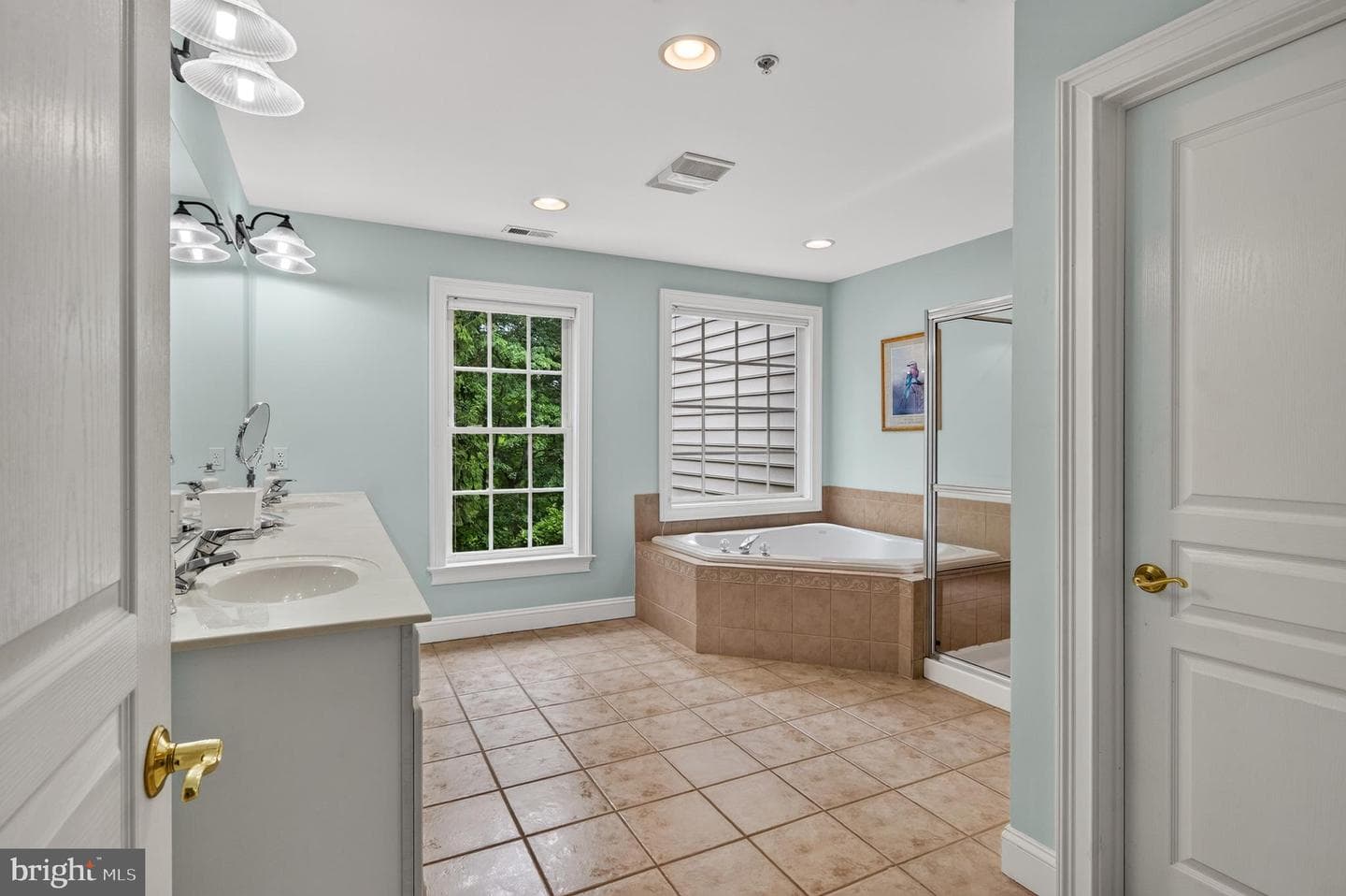 125 Camelot Lane photo 38