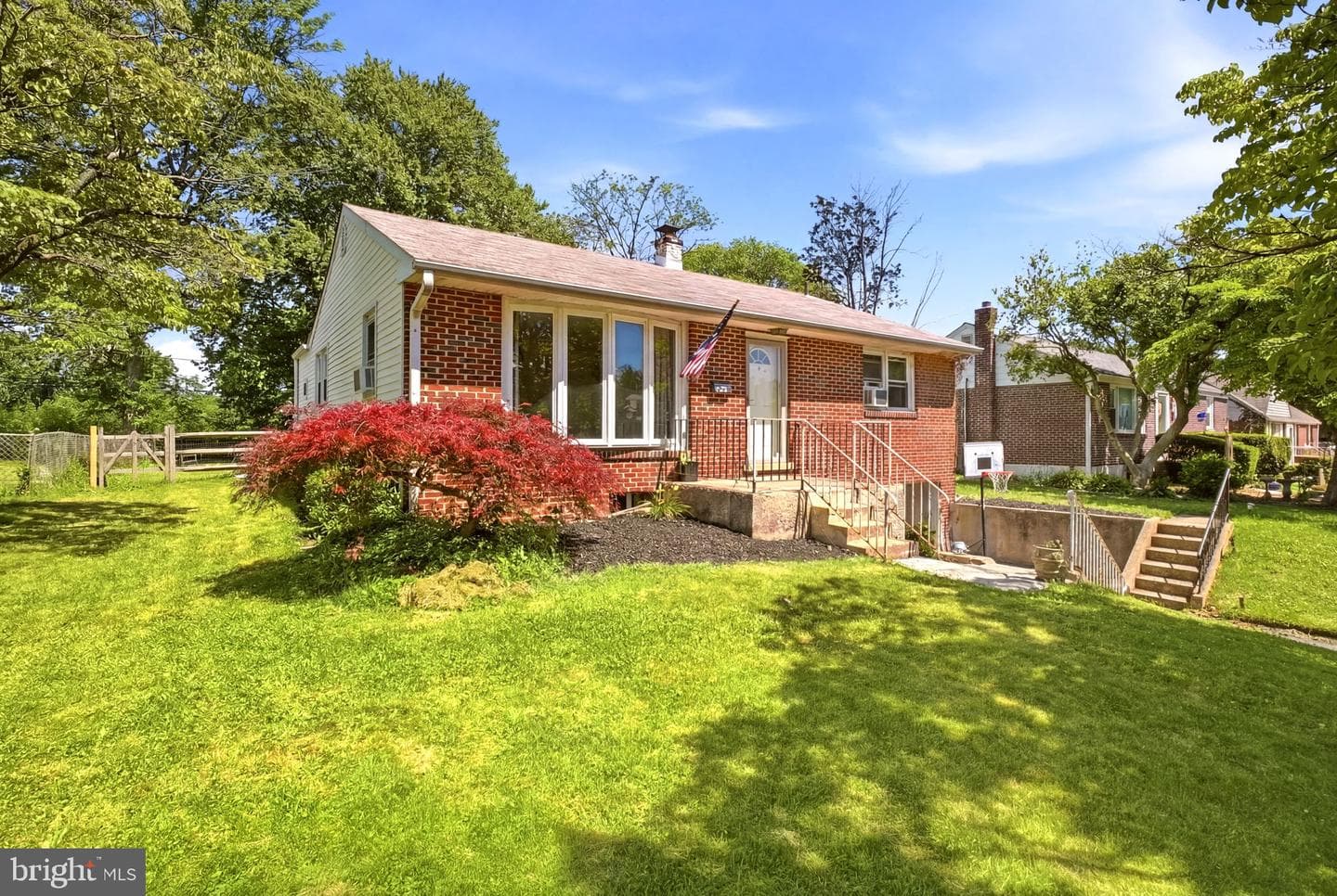 112 Meadowbrook Lane, Brookhaven
