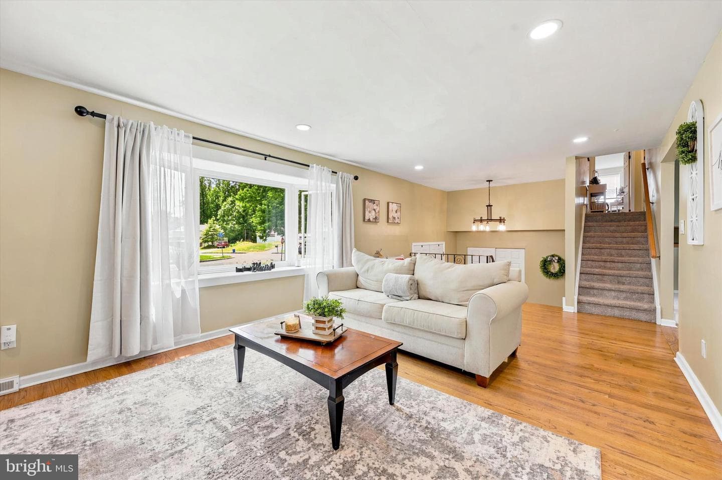 1520 Caroline Drive photo 5