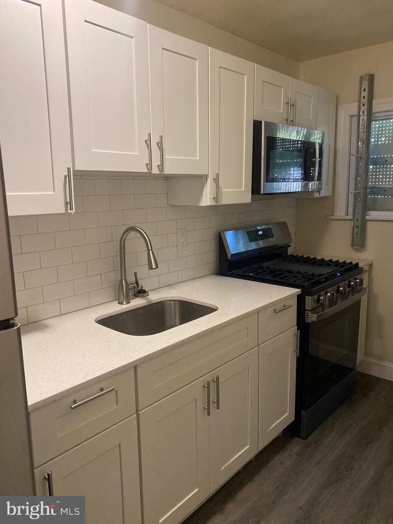 336 W 15th Street photo 5