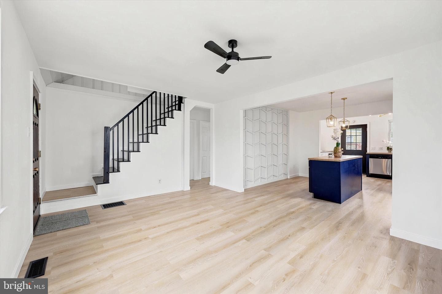 25 N Martin Lane photo 5