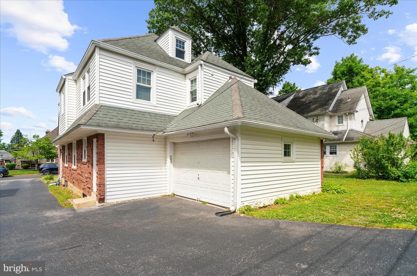 1041 Blythe Ave photo 33