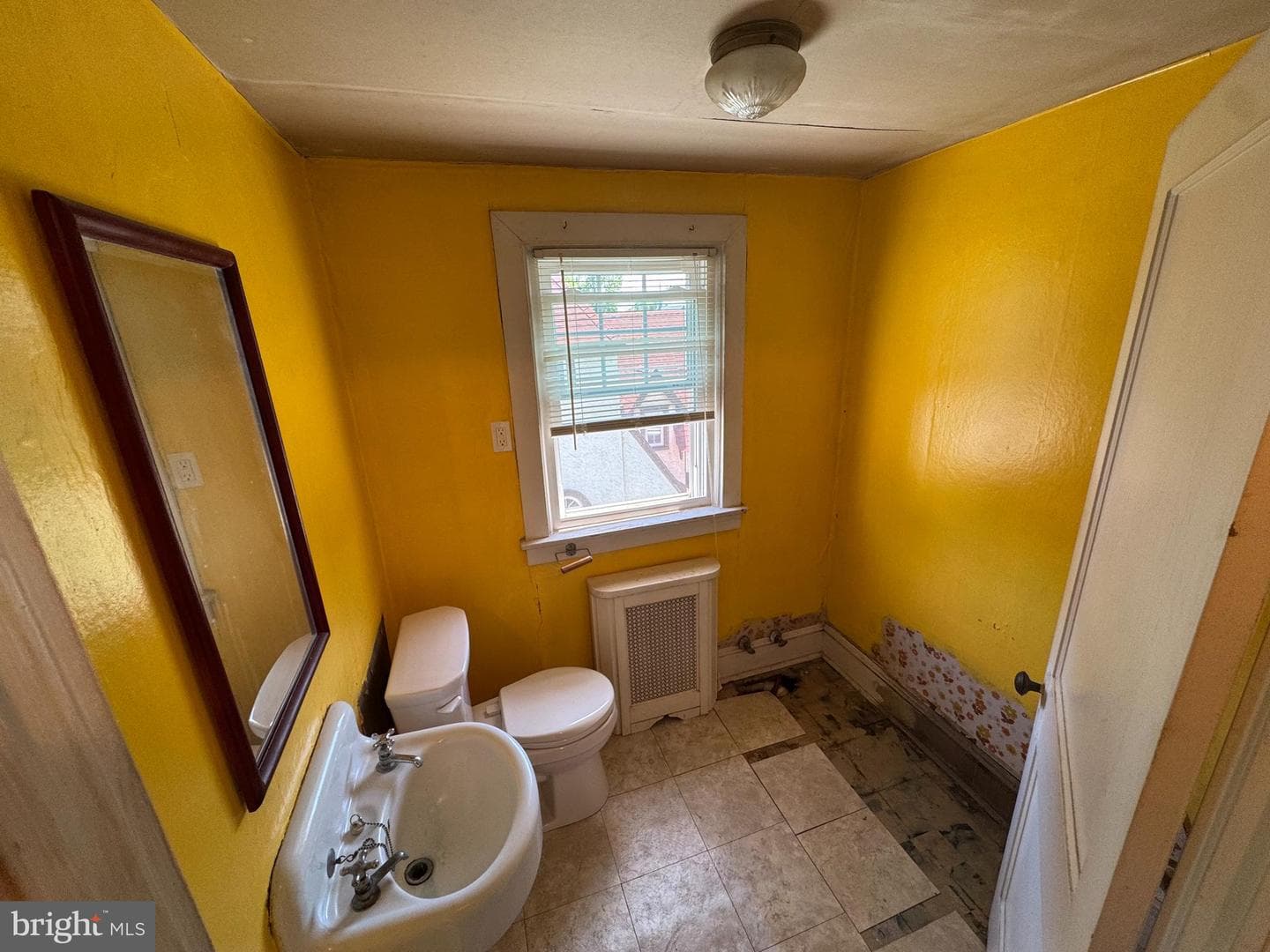 1041 Blythe Ave photo 34