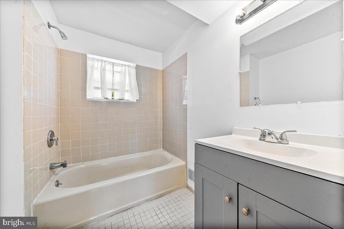1242 Chestnut Street photo 24