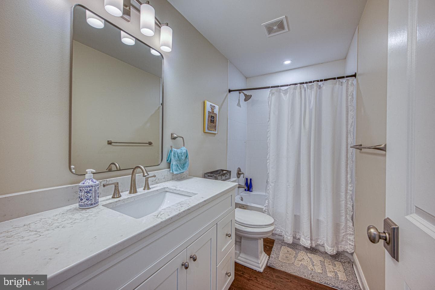 207 2nd Avenue photo 31