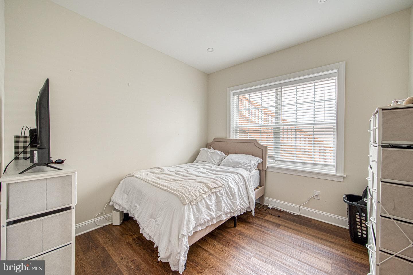 207 2nd Avenue photo 35