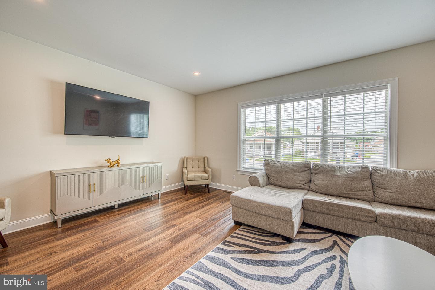 207 2nd Avenue photo 5