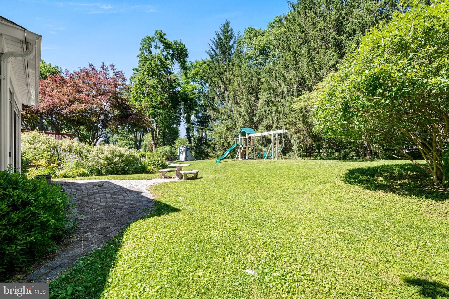 416 Yorkshire Road photo 31