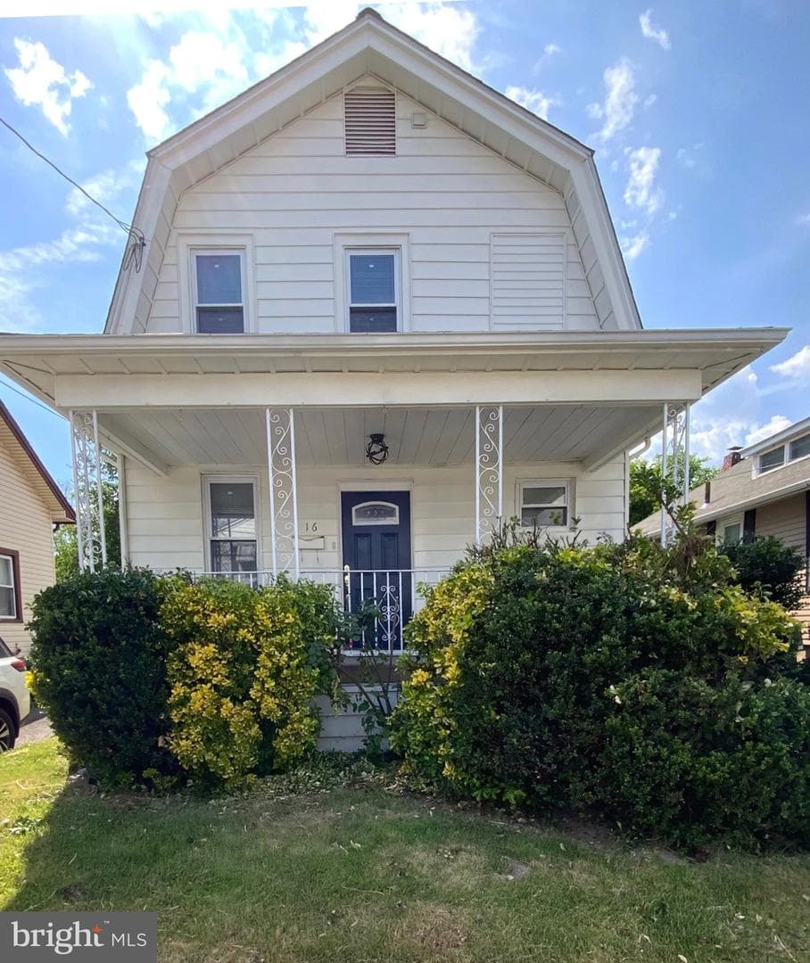 16 W Roland Road, Brookhaven