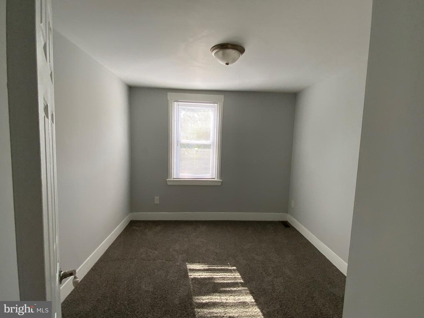 16 W Roland Road photo 25