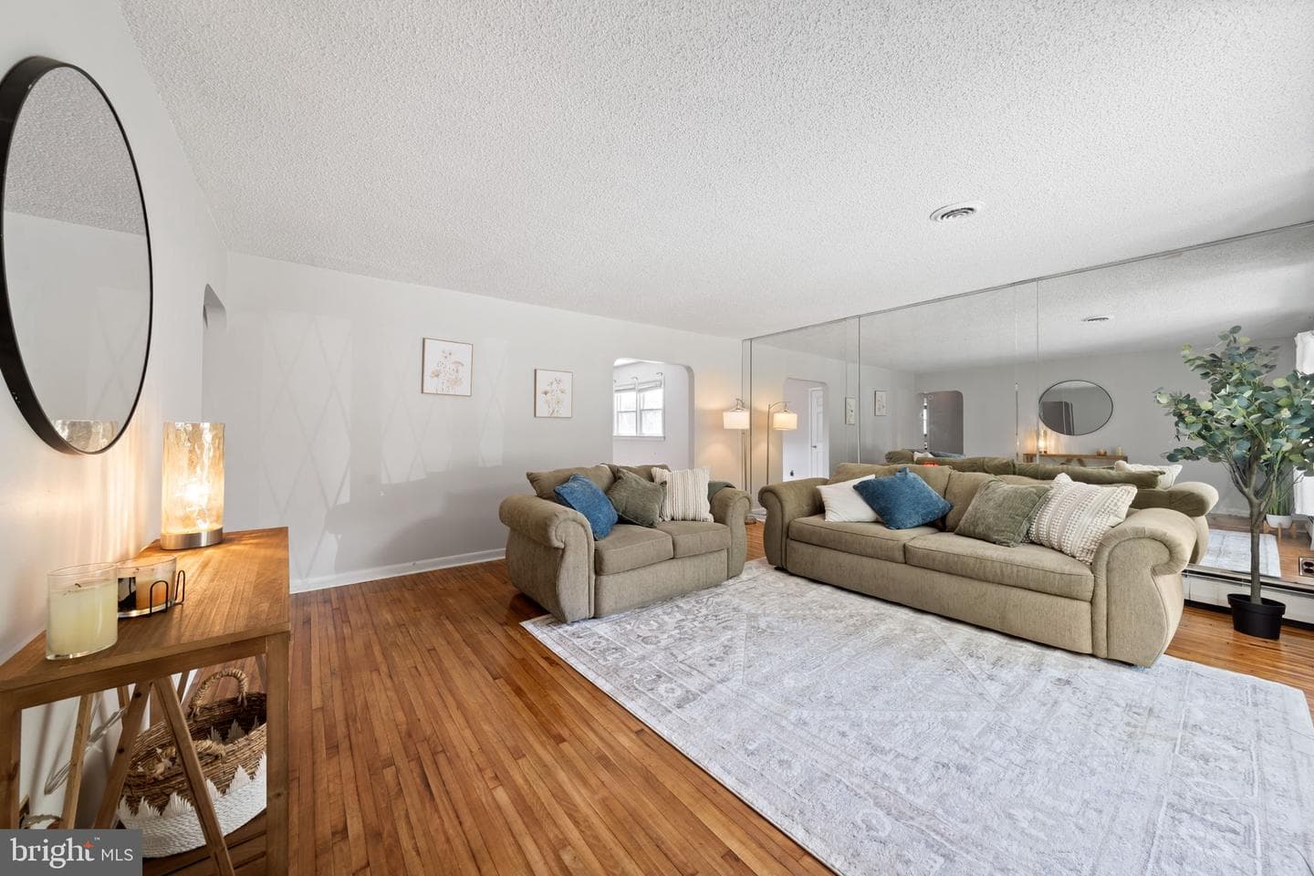 920 Belmont Avenue photo 3