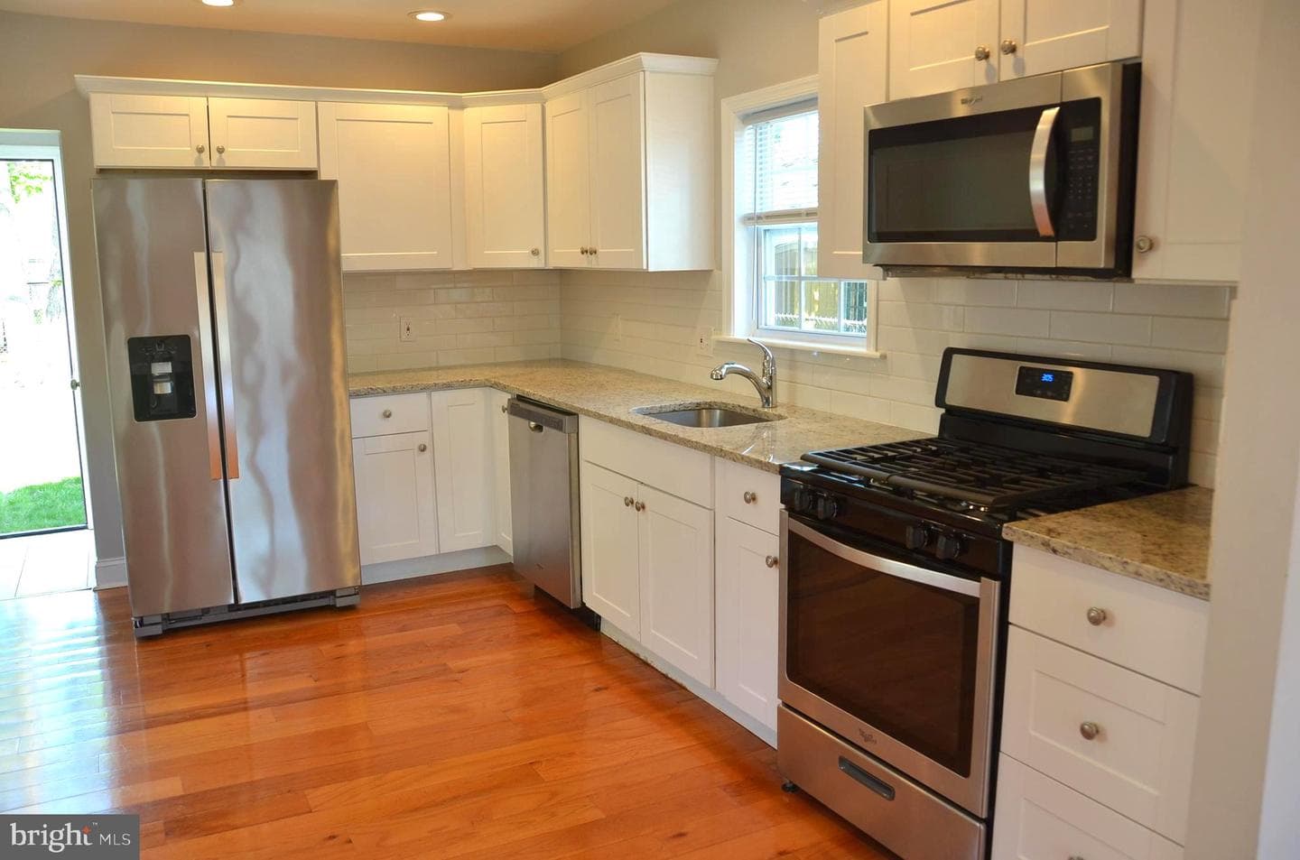 713 Miller Street photo 4