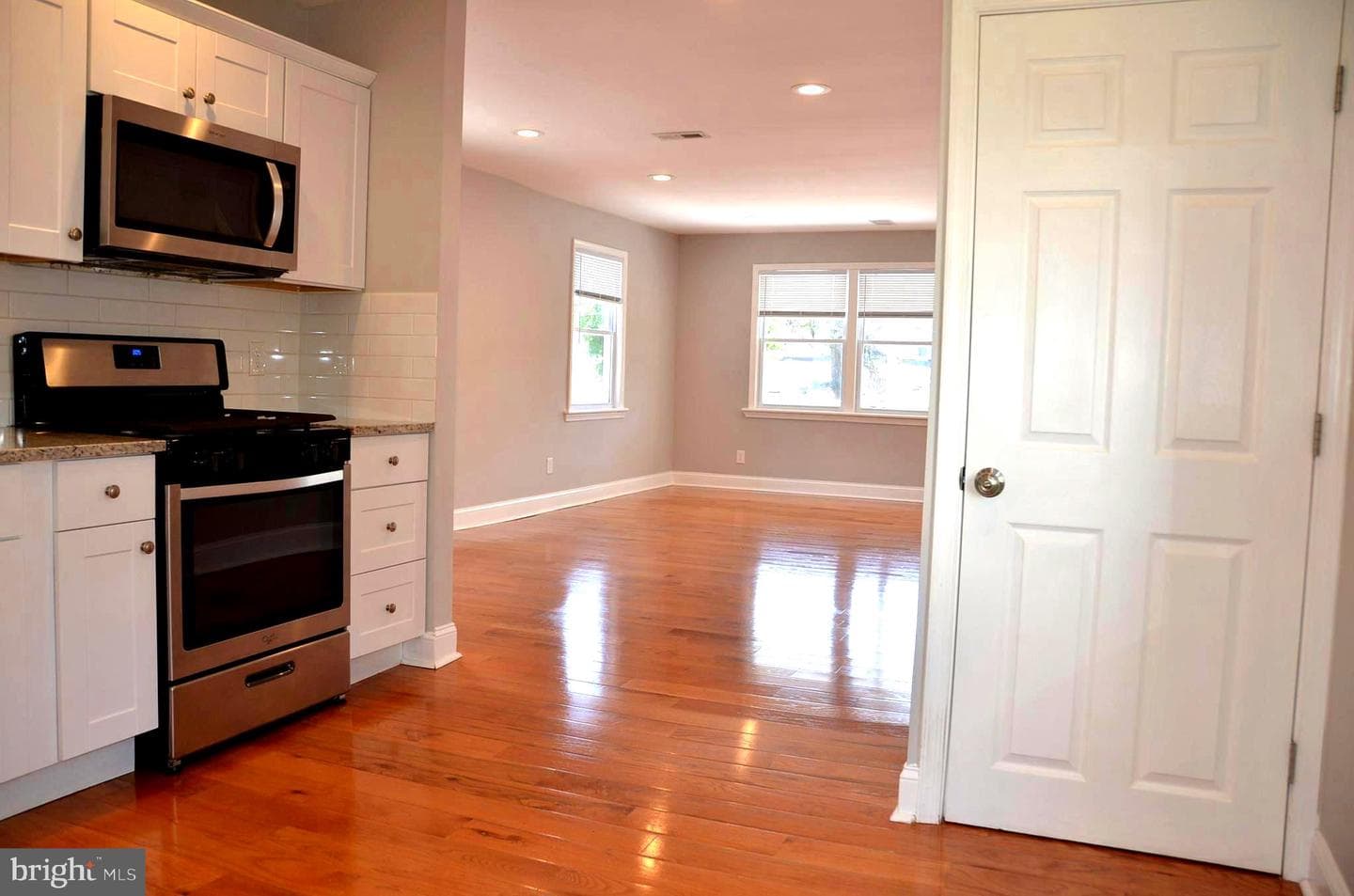 713 Miller Street photo 5