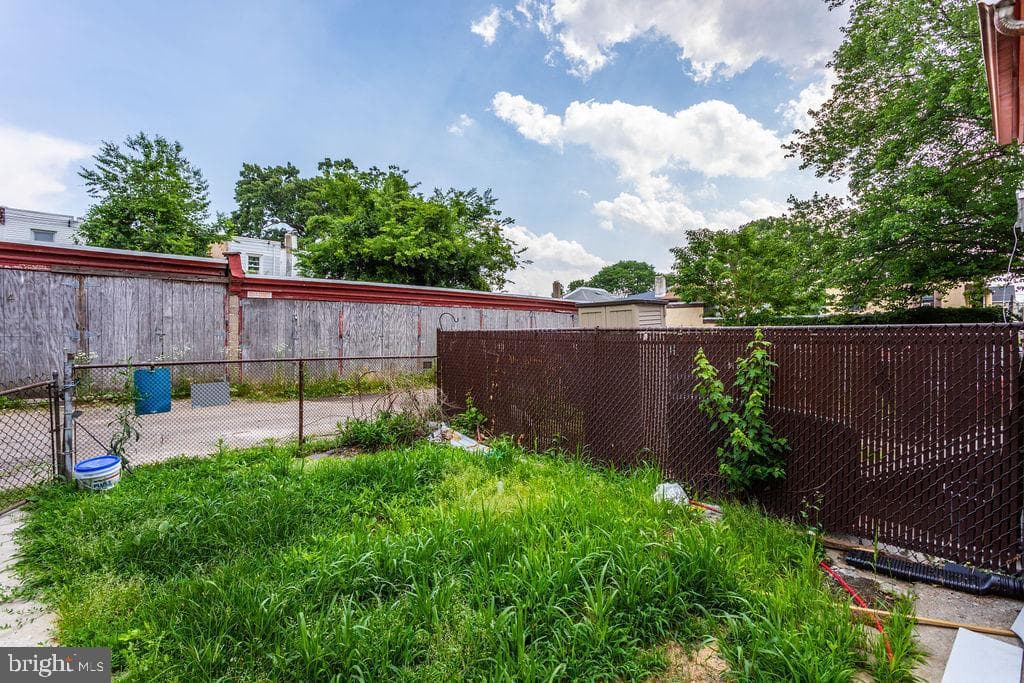 1016 Andrews Avenue photo 22